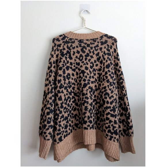 Old Navy Leopard-Print Pullover - Picture 6 of 7